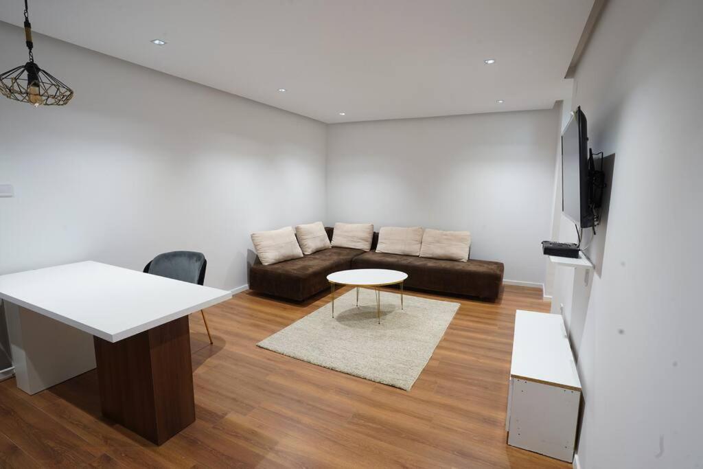 Msm-2 Apartment พริสตีนา ภายนอก รูปภาพ