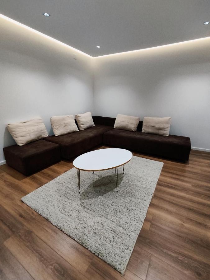 Msm-2 Apartment พริสตีนา ภายนอก รูปภาพ
